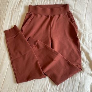 Brand new lululemon Warm Down jogger size 4